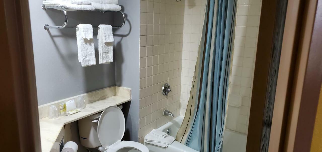 Red Carpet Inn-macon Hotel 2*
